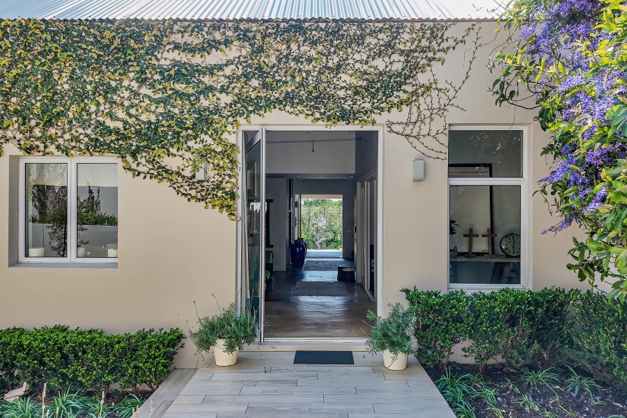 4 Bedroom Property for Sale in Waterkloof Gauteng