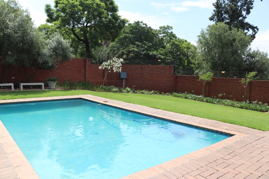 To Let 1 Bedroom Property for Rent in Houghton Estate Gauteng