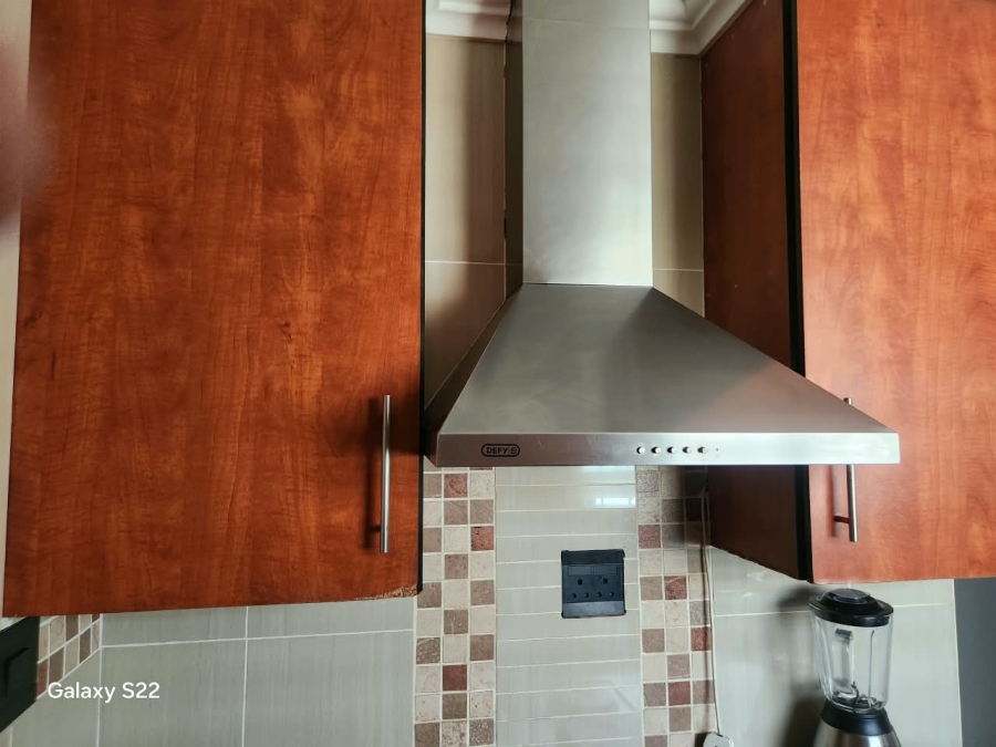 To Let 3 Bedroom Property for Rent in Crystal Park Gauteng