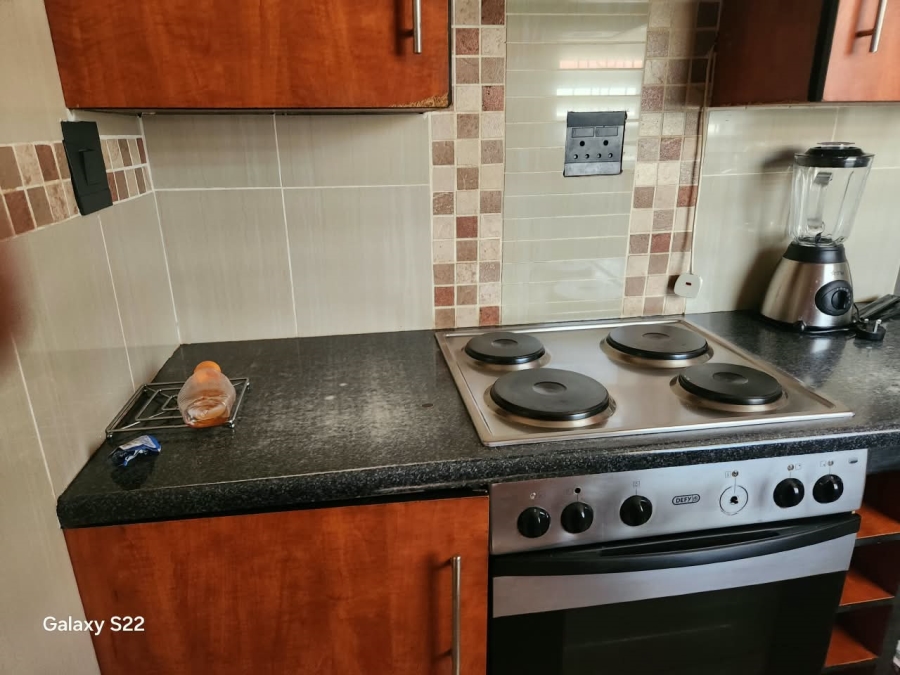 To Let 3 Bedroom Property for Rent in Crystal Park Gauteng