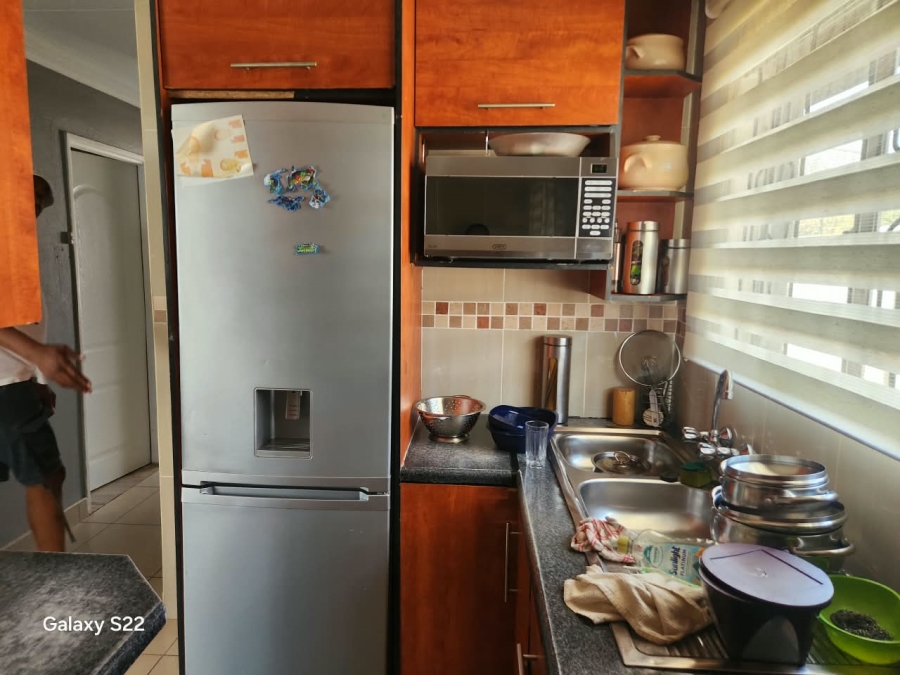 To Let 3 Bedroom Property for Rent in Crystal Park Gauteng