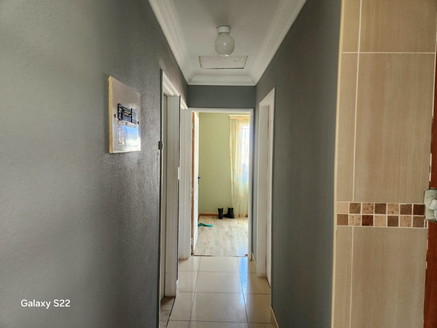 To Let 3 Bedroom Property for Rent in Crystal Park Gauteng