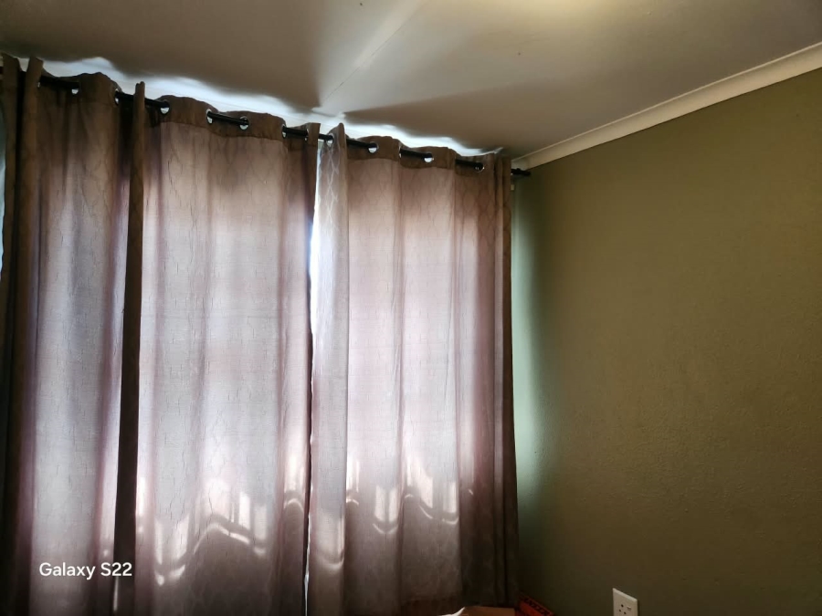 To Let 3 Bedroom Property for Rent in Crystal Park Gauteng