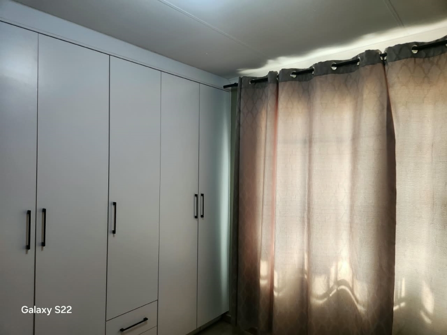 To Let 3 Bedroom Property for Rent in Crystal Park Gauteng