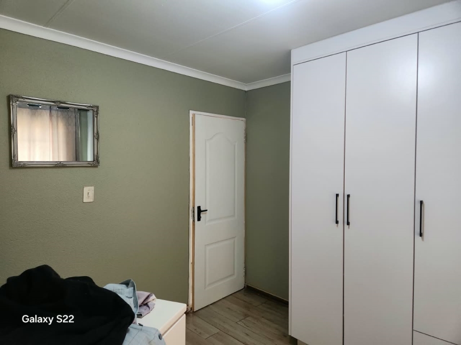 To Let 3 Bedroom Property for Rent in Crystal Park Gauteng
