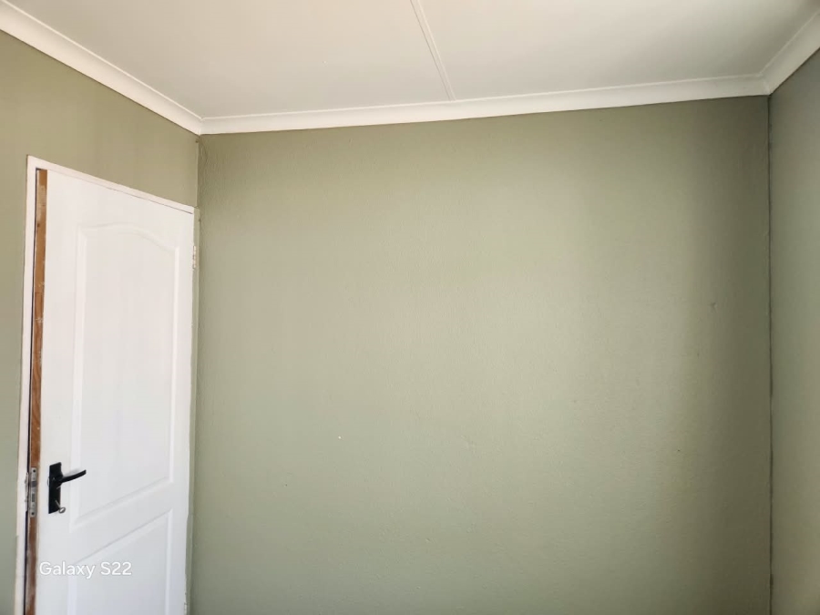To Let 3 Bedroom Property for Rent in Crystal Park Gauteng