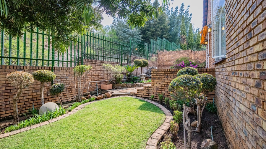 2 Bedroom Property for Sale in Bassonia Gauteng