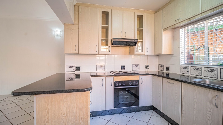 2 Bedroom Property for Sale in Bassonia Gauteng