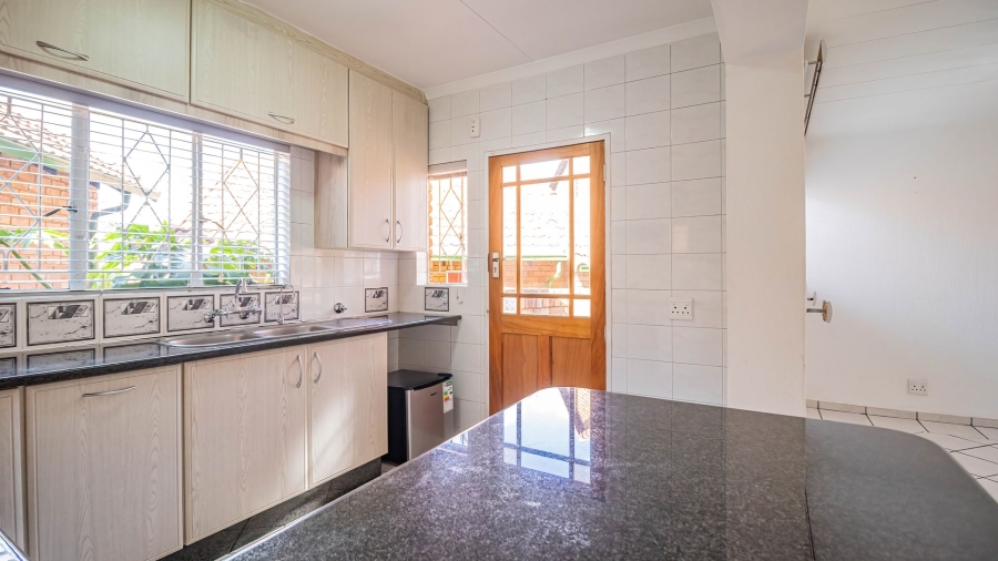 2 Bedroom Property for Sale in Bassonia Gauteng