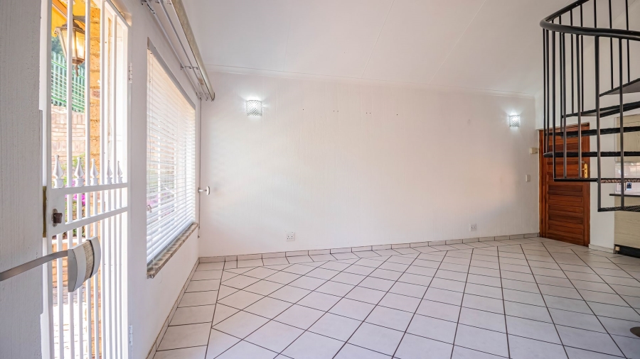 2 Bedroom Property for Sale in Bassonia Gauteng