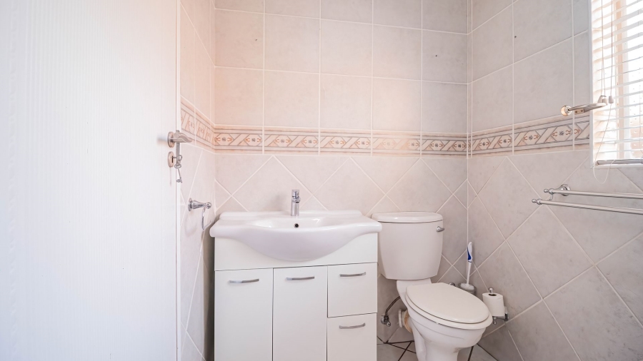 2 Bedroom Property for Sale in Bassonia Gauteng