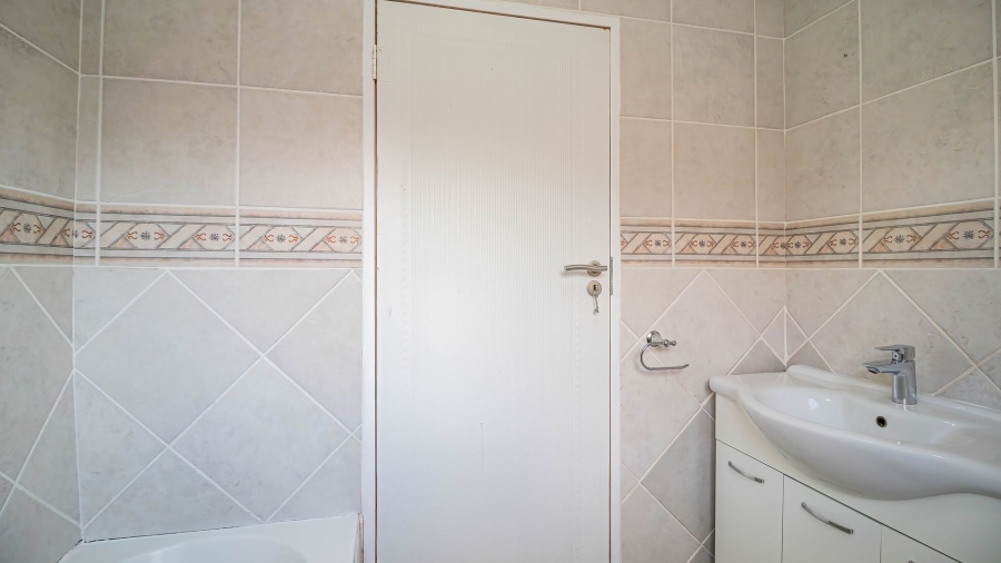 2 Bedroom Property for Sale in Bassonia Gauteng