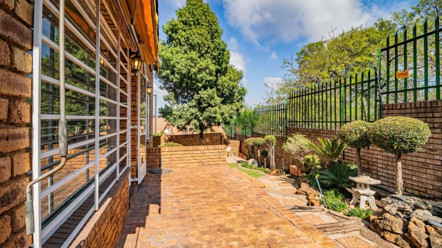 2 Bedroom Property for Sale in Bassonia Gauteng