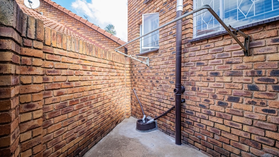 2 Bedroom Property for Sale in Bassonia Gauteng