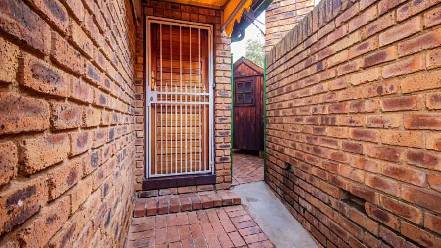 2 Bedroom Property for Sale in Bassonia Gauteng