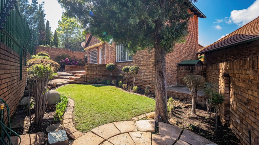 2 Bedroom Property for Sale in Bassonia Gauteng