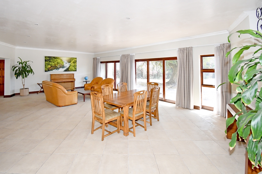 4 Bedroom Property for Sale in Benmore Gardens Gauteng