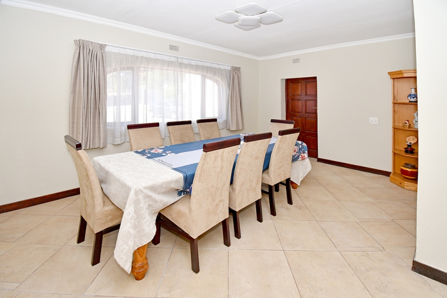 4 Bedroom Property for Sale in Benmore Gardens Gauteng