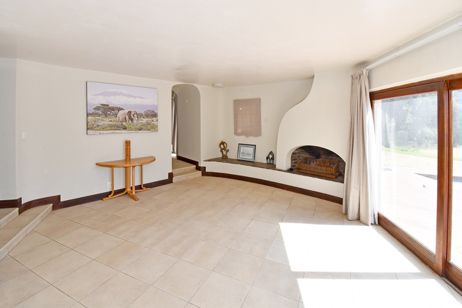 4 Bedroom Property for Sale in Benmore Gardens Gauteng