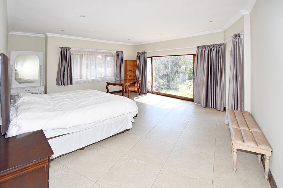 4 Bedroom Property for Sale in Benmore Gardens Gauteng