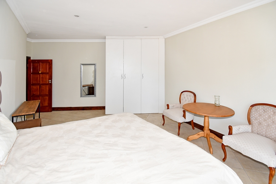 4 Bedroom Property for Sale in Benmore Gardens Gauteng