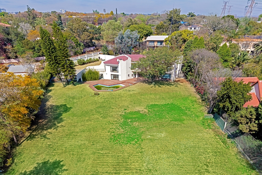 4 Bedroom Property for Sale in Benmore Gardens Gauteng