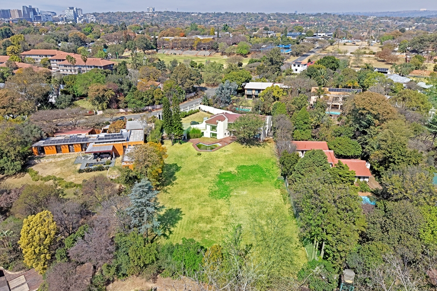 4 Bedroom Property for Sale in Benmore Gardens Gauteng