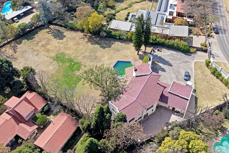 4 Bedroom Property for Sale in Benmore Gardens Gauteng