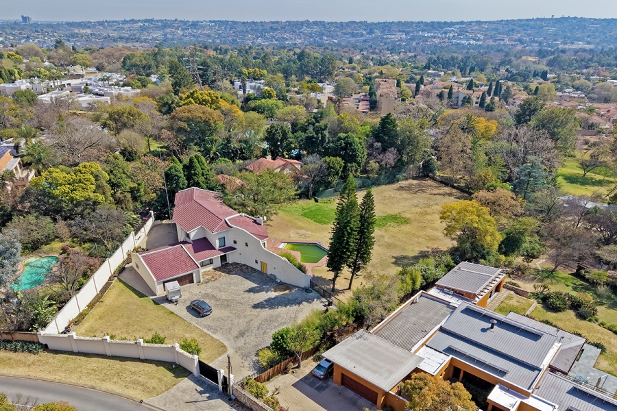 4 Bedroom Property for Sale in Benmore Gardens Gauteng