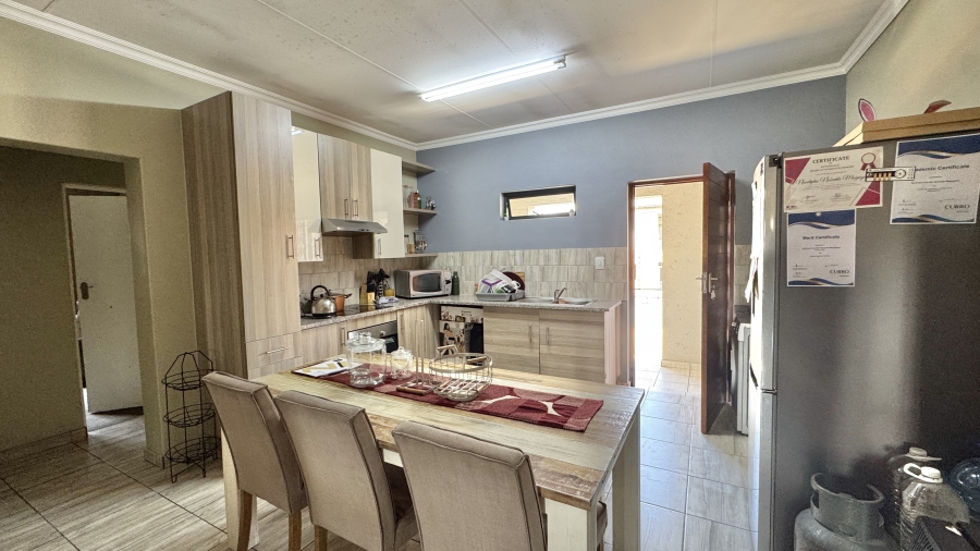 2 Bedroom Property for Sale in Noordwyk Gauteng