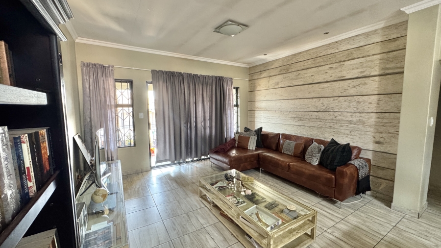 2 Bedroom Property for Sale in Noordwyk Gauteng