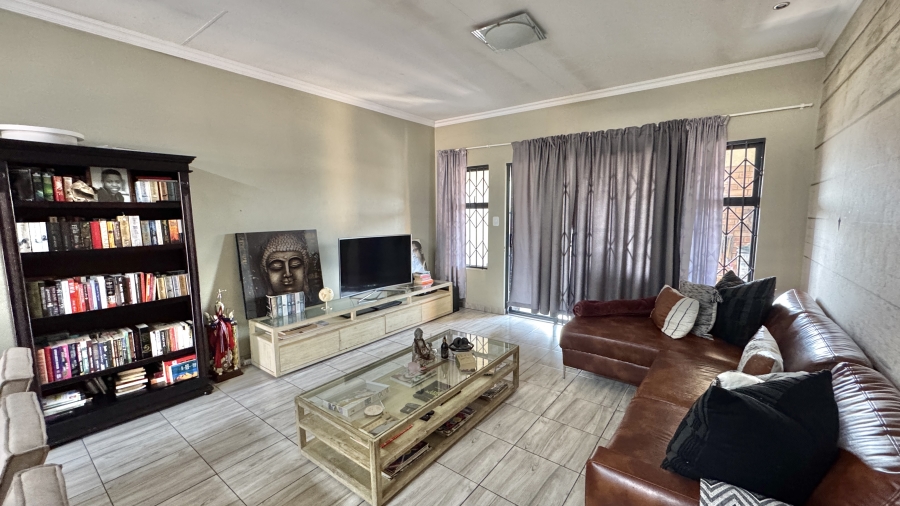 2 Bedroom Property for Sale in Noordwyk Gauteng