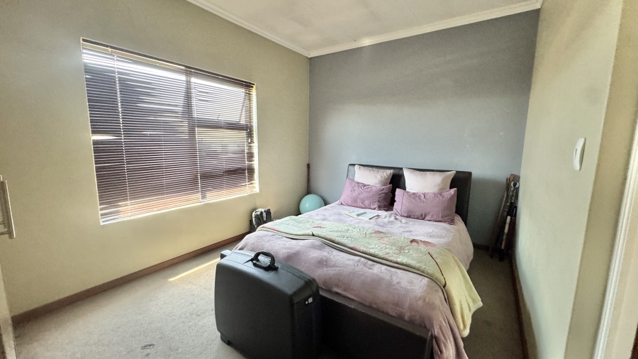 2 Bedroom Property for Sale in Noordwyk Gauteng
