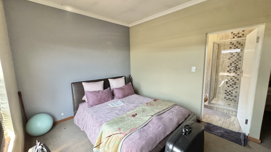 2 Bedroom Property for Sale in Noordwyk Gauteng