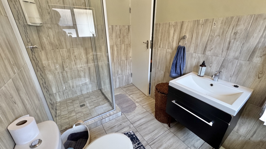2 Bedroom Property for Sale in Noordwyk Gauteng