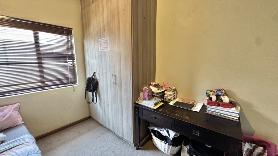 2 Bedroom Property for Sale in Noordwyk Gauteng