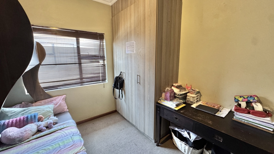 2 Bedroom Property for Sale in Noordwyk Gauteng