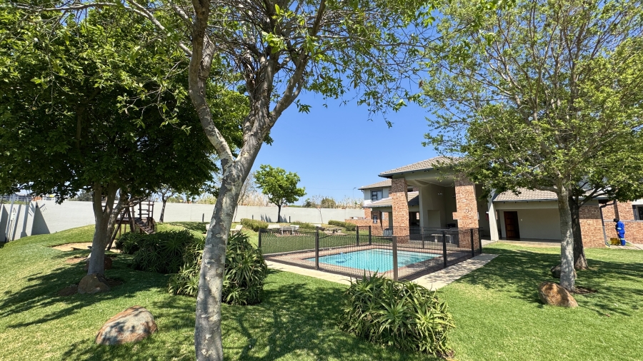 2 Bedroom Property for Sale in Noordwyk Gauteng