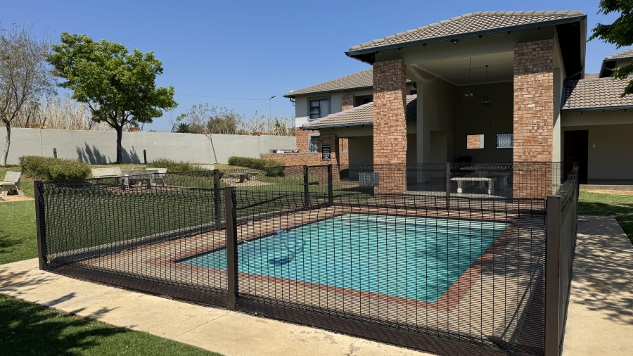 2 Bedroom Property for Sale in Noordwyk Gauteng