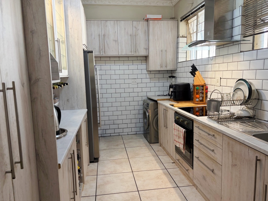 To Let 3 Bedroom Property for Rent in Killarney Gauteng