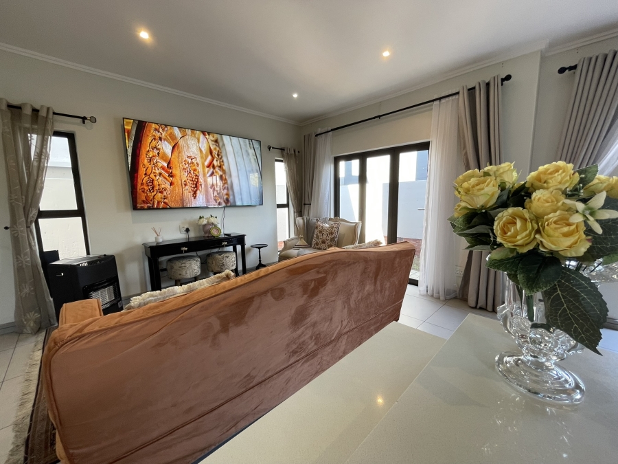 3 Bedroom Property for Sale in Petervale Gauteng