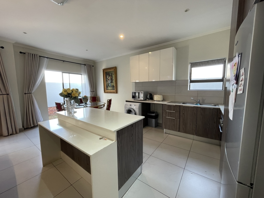 3 Bedroom Property for Sale in Petervale Gauteng
