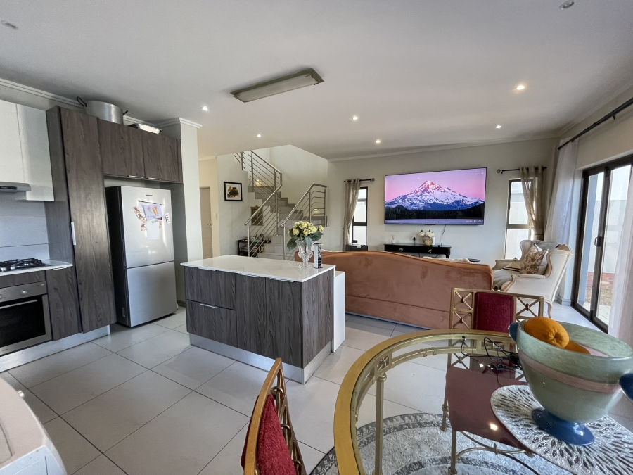 3 Bedroom Property for Sale in Petervale Gauteng