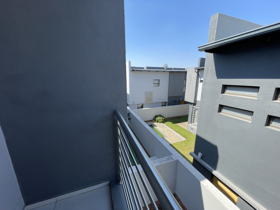 3 Bedroom Property for Sale in Petervale Gauteng