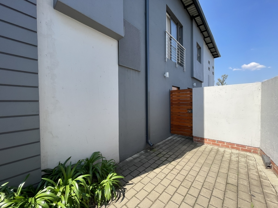 3 Bedroom Property for Sale in Petervale Gauteng