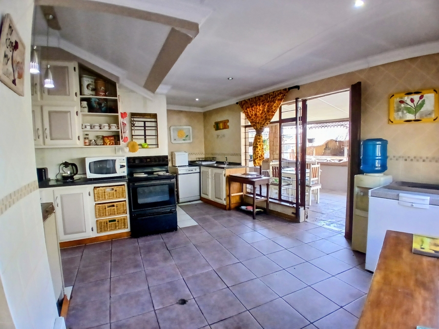 4 Bedroom Property for Sale in Lindhaven Gauteng