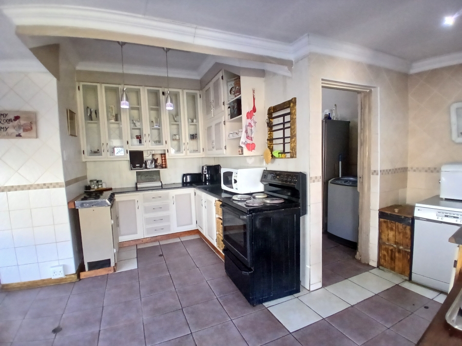 4 Bedroom Property for Sale in Lindhaven Gauteng