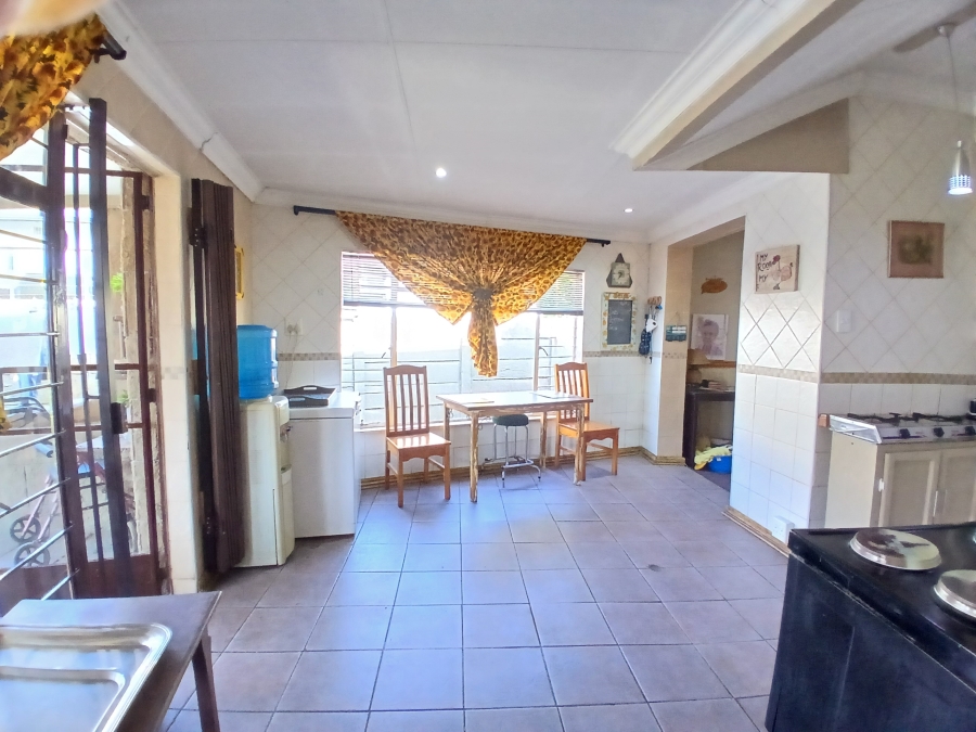 4 Bedroom Property for Sale in Lindhaven Gauteng