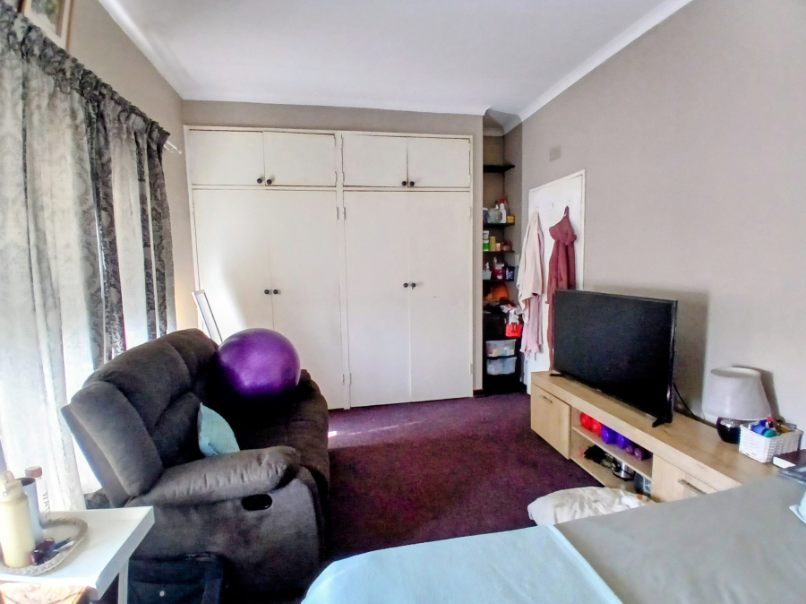 4 Bedroom Property for Sale in Lindhaven Gauteng
