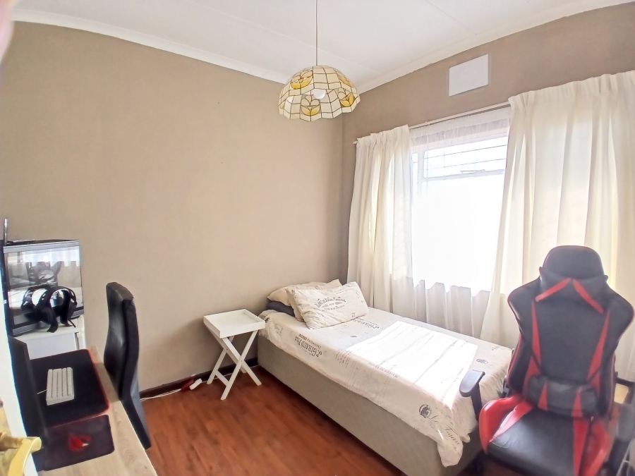 4 Bedroom Property for Sale in Lindhaven Gauteng